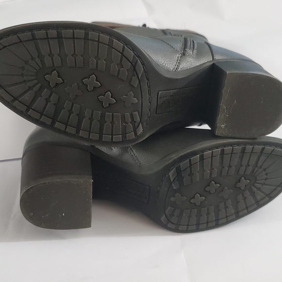 ZAHARA Knee High Boots - Picture 5 of 9